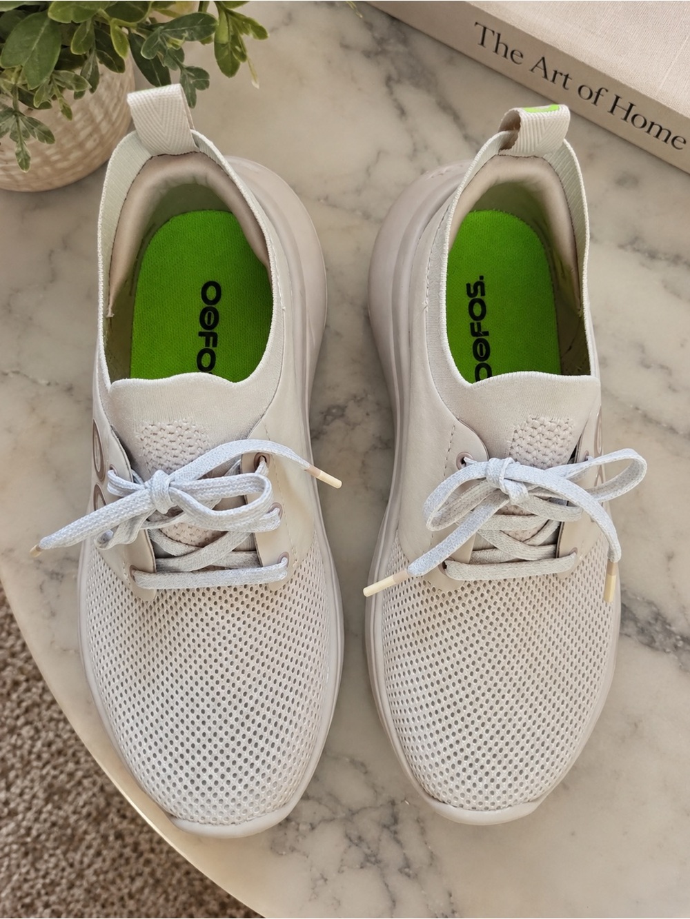 New without box OOFOS Women’s White Sneakers